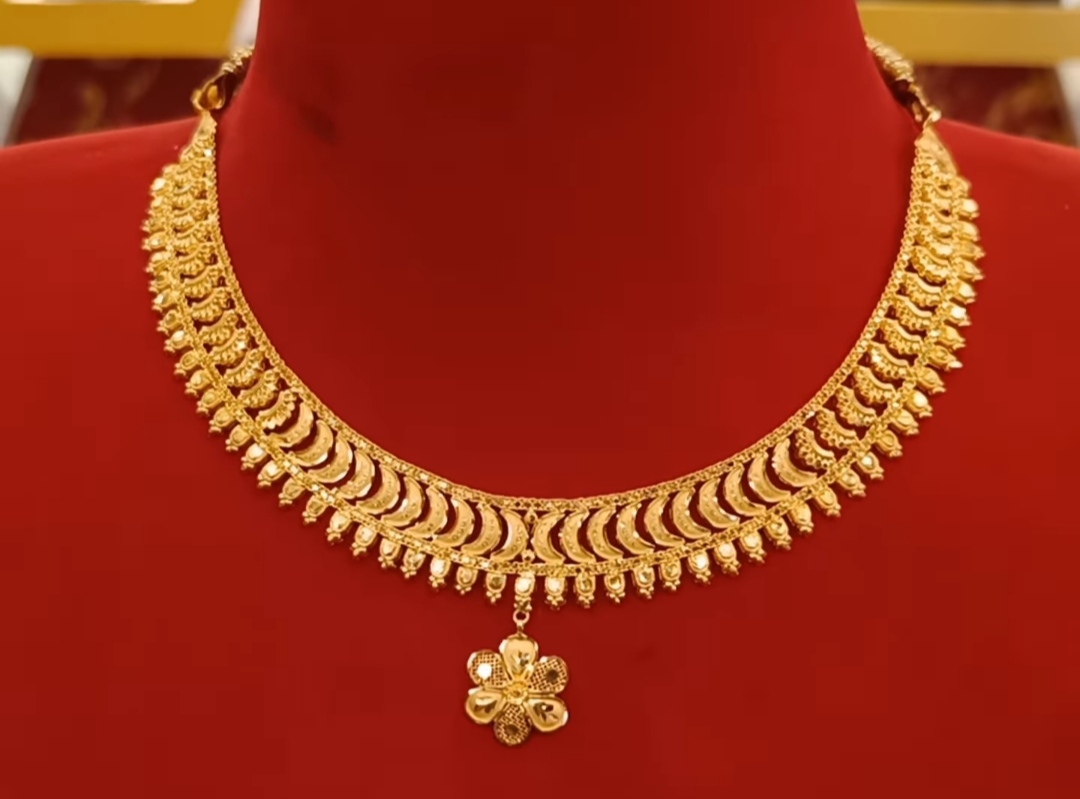 Loket Style gold necklace set