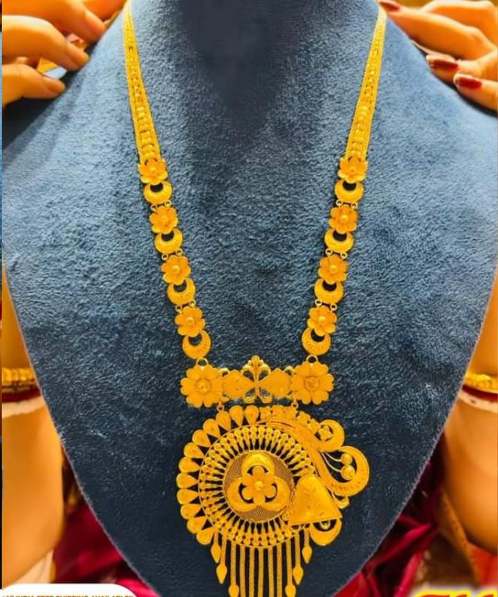 Sunflower like necklace design 