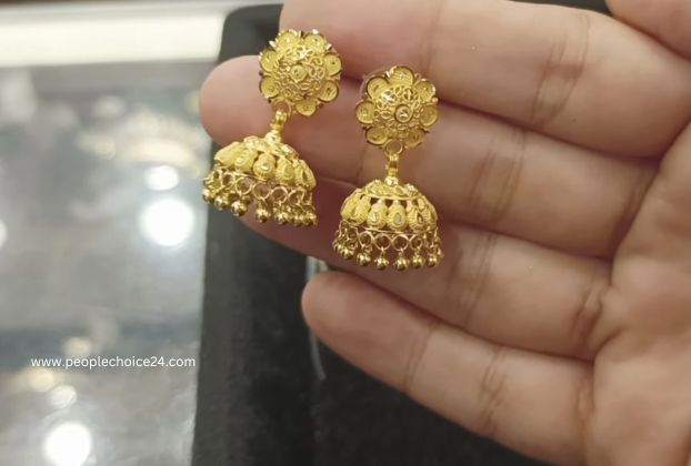 Timeless 21-Carat Gold Jhumka