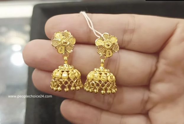 Elegant 21-Carat Gold Jhumkas