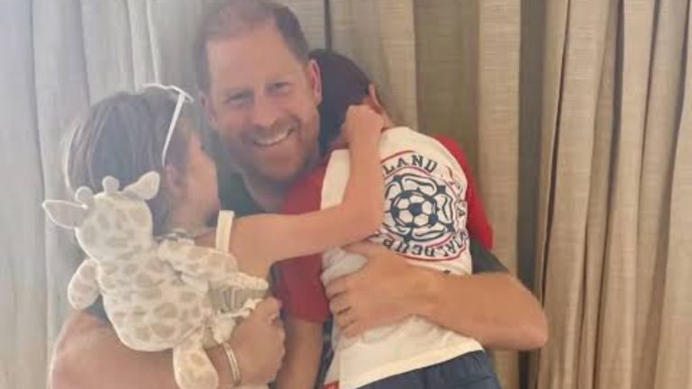 Prince Harry family photo story